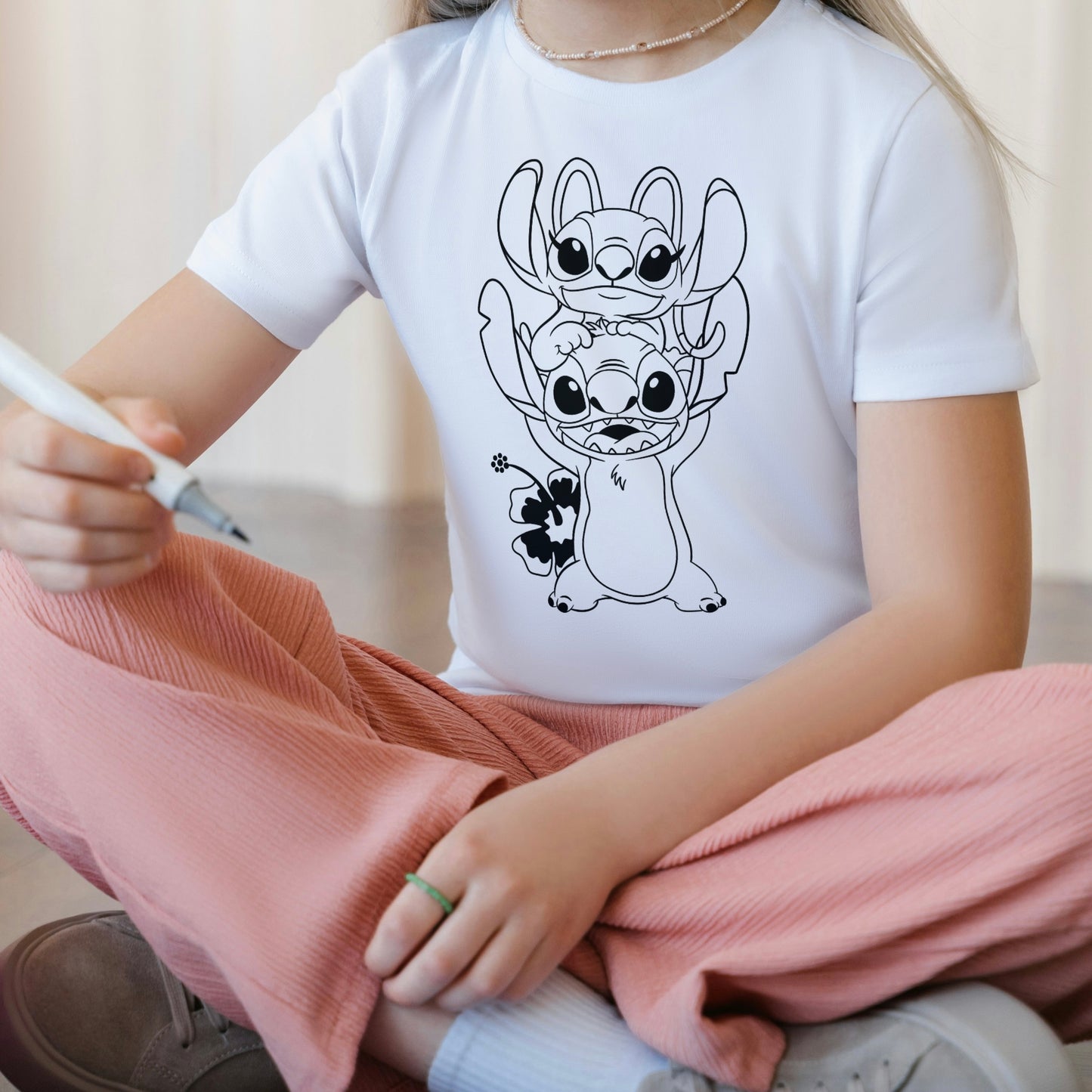 T-Shirt om zelf in te kleuren Angel & Stitch