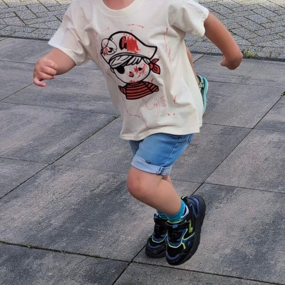 T-shirt to color yourself - own image